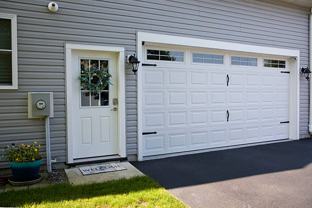 24/7 Emergency Garage Door Panel Replacement experts in Brooklyn, IN